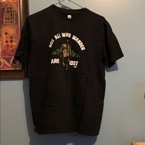 Black North Face t-shirt